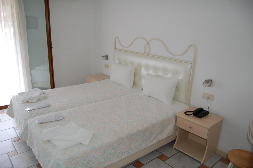 סיבוטה Hotel Villa Marie מראה חיצוני תמונה