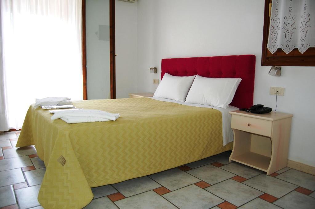 סיבוטה Hotel Villa Marie מראה חיצוני תמונה